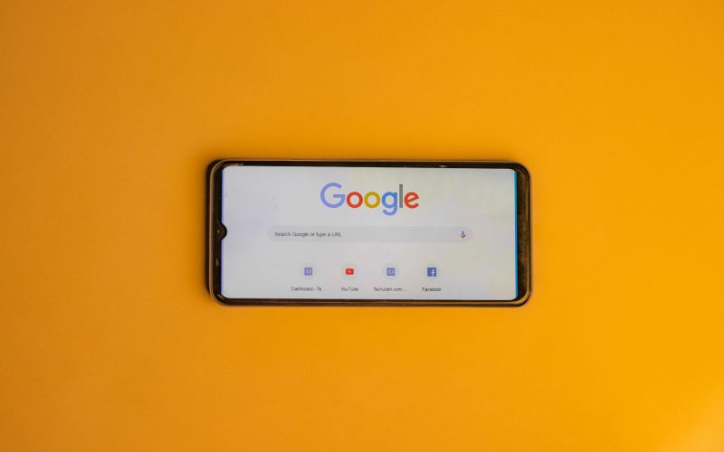 Visual die laat zien hoe Google Discover content zichtbaar maakt zonder zoekopdracht binnen SEO.